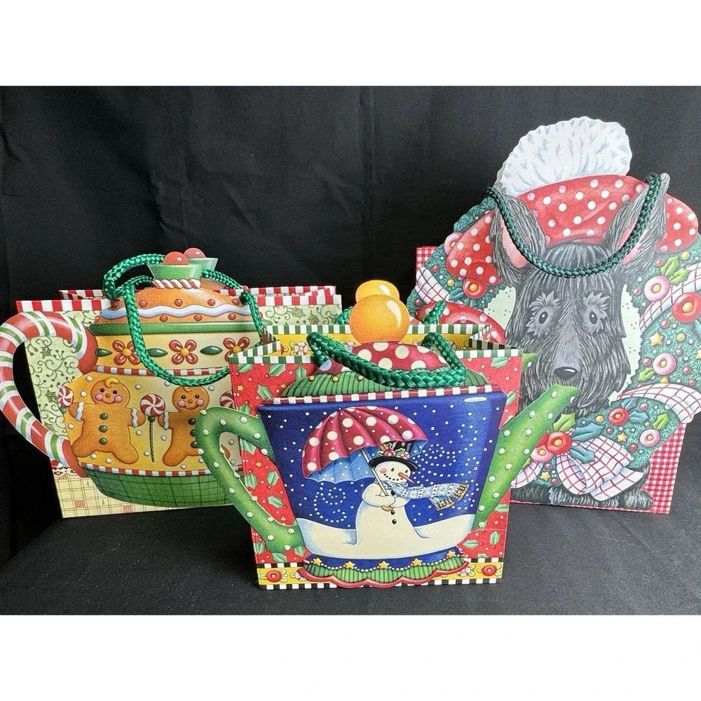 Lot Of 7 Mary Engelbreit Gift Wrapping 3 Gift bags & 4 Gift box Houses